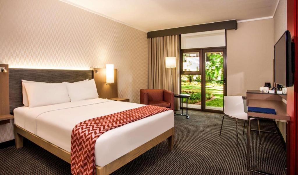 Garden Court Polokwane Hotel Bagian luar foto